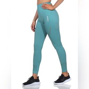 💚 Gymshark Energy Seamless Leggings – Size Medium 💚